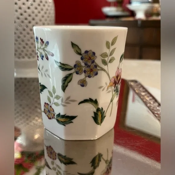 2 Andrea by Sadek Buckingham Coffee/Tea Mugs White Octagonal Floral Gold Japan - Picture 8 of 14